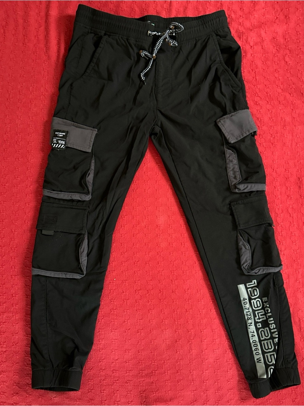 Men's Black Cargo Jogger Pants with Gray Utility Pockets Rock Salt Size M